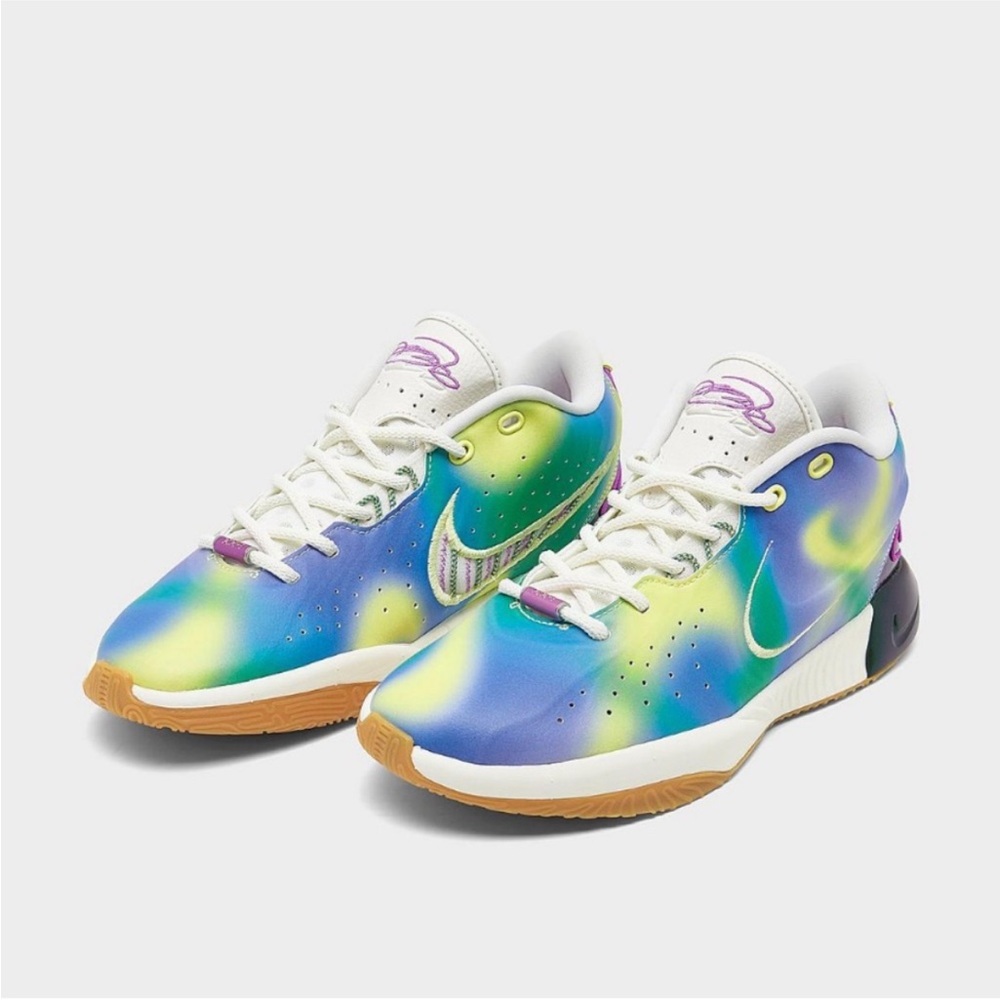 Nike LeBron XXI SE "New Age of Sport"
Big Kids' Shoes 7Y